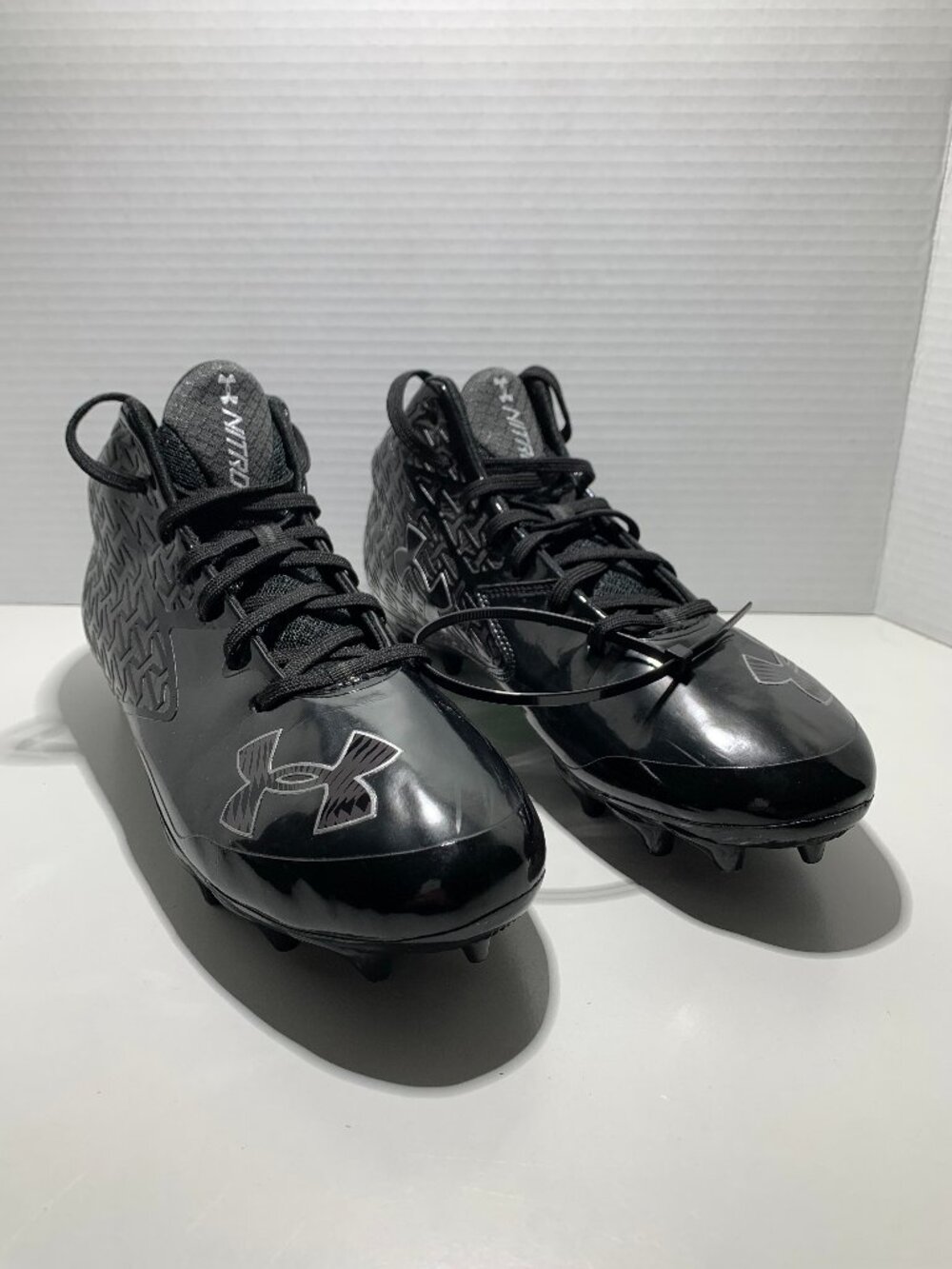Under Armour Cleats Mens Clutch Fit Black On Black US 8.5 Football Soccer Shoes
